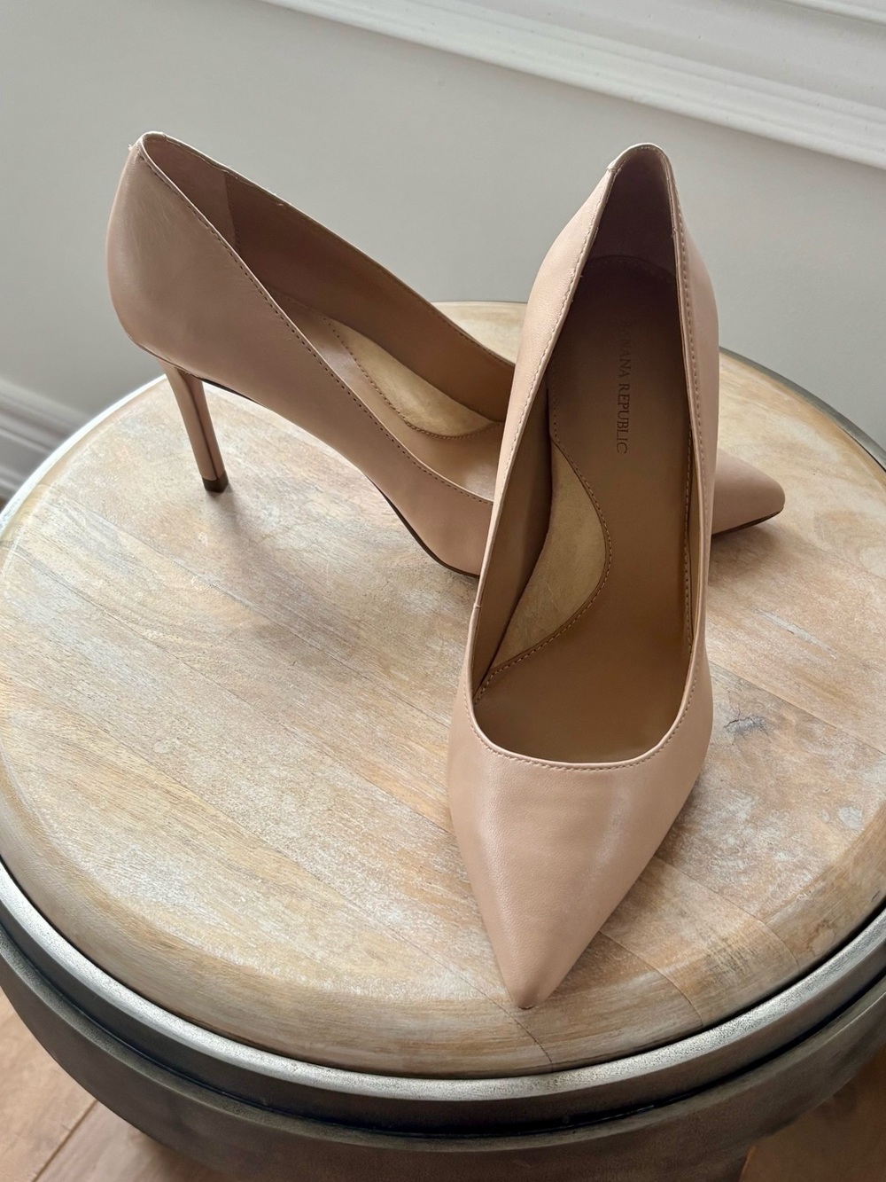 Banana Republic Nude Pointed-Toe Leather Heels